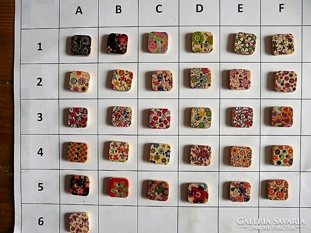20 Mm wooden button, floral square button from collection for scrapbooking, clothes, bags