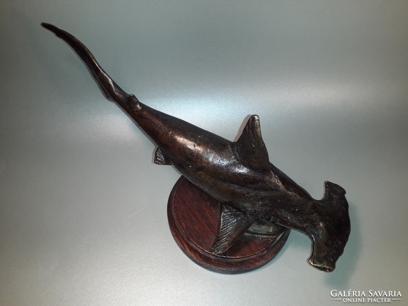Large bronze shark fish hammerhead sculpture marked 30 cm