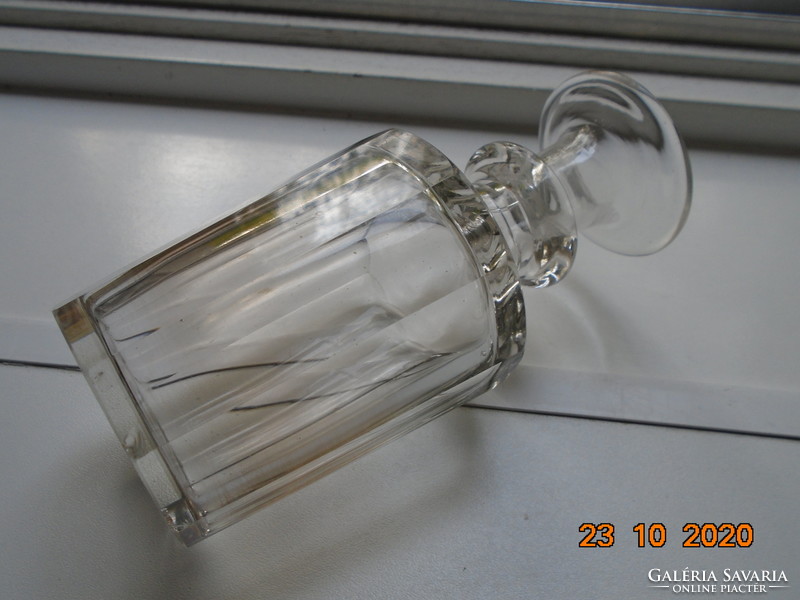 Biedermayer antik kézzel készült 10 lapra csiszolt  fújt üveg italos palack