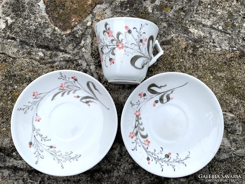 3 db Régi kézzel festett csésze és festett tányérok 50-es évekből, 3 db-os szet porcelán pohár + tál