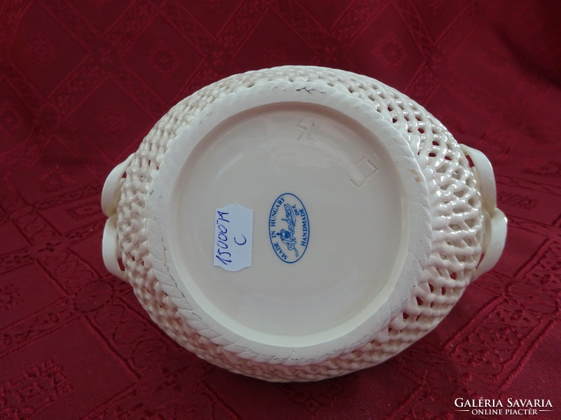 Amadeus magyar porcelán asztalközép, kézi munka, hossza 16,5 cm, magassága 12 cm. Vanneki!.