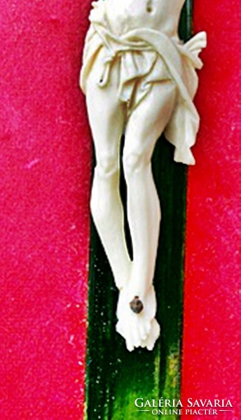 51. Antik CSONT Jézus Krisztus (11cm), Korpusz, feszület, kereszt 30 cm-es keretben