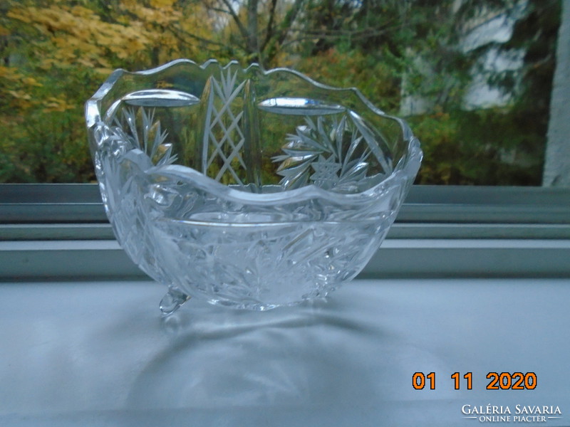 Lead crystal decorative bowl with 3 legs, rotating rosette and grid patterns, wavy and zigzag rim