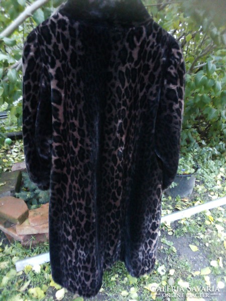 Szebbnél szebbek molett nálam olasz Bergamo luxus bunda 44 46 105  mell sötét tónusú leopárd