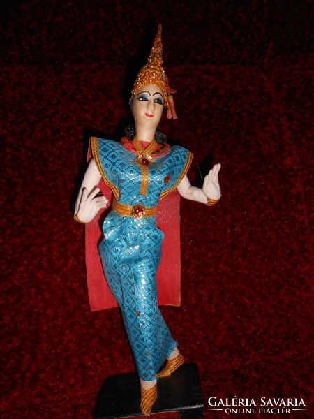Thai doll, beautifully crafted, collection of matching pieces.