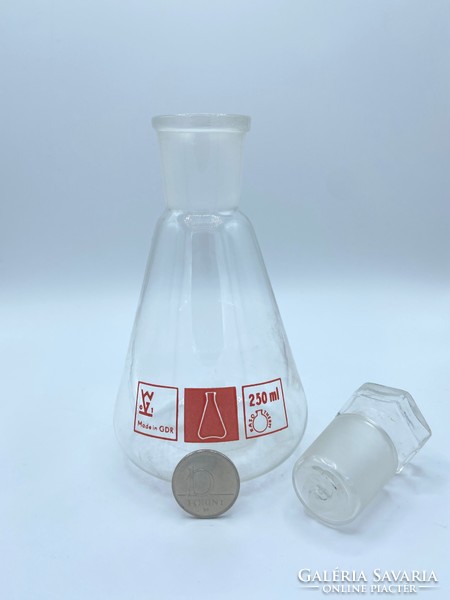 Pharmacy, laboratory bottle 250ml