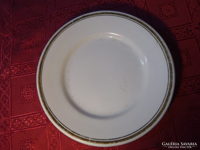 Zsolnay porcelán, arany szegélyes süteményes tányér, átmérője 18,3 cm. Vanneki!