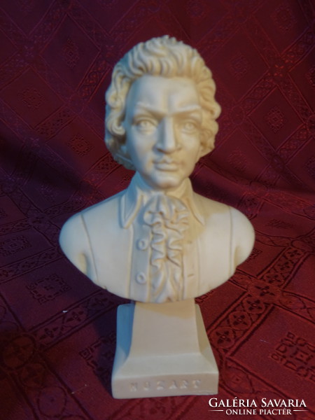 Bust of Mozart's alabaster, height 15 cm. He has!