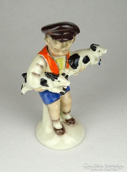 1C616 Régi német kisméretű porcelán fiú kismalacokkal 11.5 cm