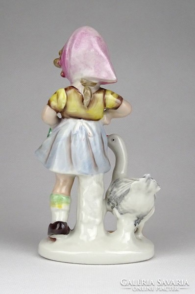 1C617 Régi porcelán kislány libával figura 14.5 cm