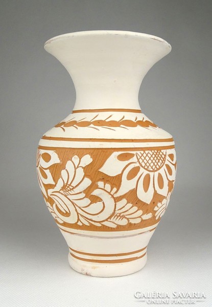 1C606 Jelzett fehér korondi kerámia váza 17.5 cm
