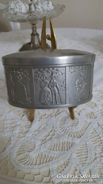 Oval pewter jewelry box with a pair of pigeons on top
