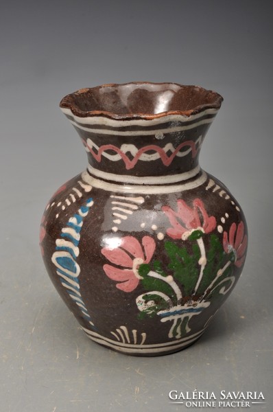 Vase of majolica from Hódmezővásárhely, hmv fever, 1930s.
