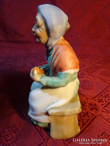 Porcelán figura, csemegéző nénike a cicájával, magassága 13 cm. Vanneki!