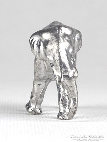 1C848 Kisméretű fém elefánt szobor 5 cm