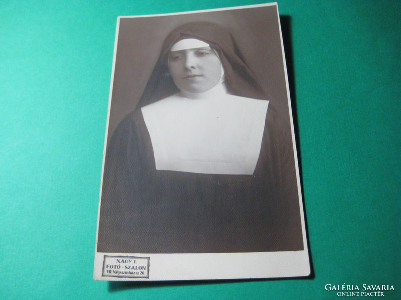 Photo of a nun, in good quality from the 1910s
