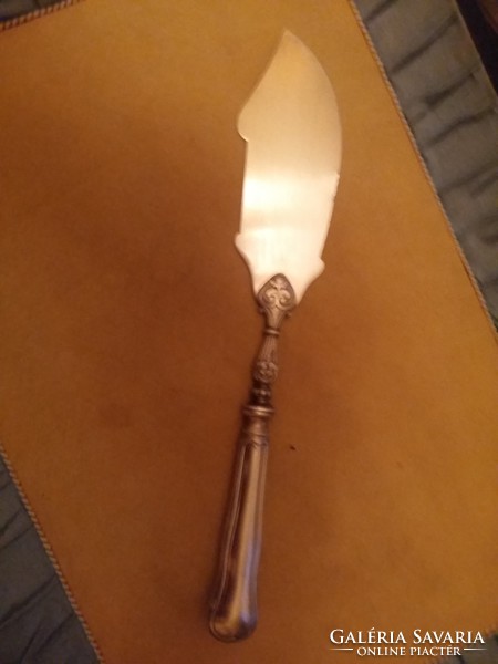 Haltàlaló kés