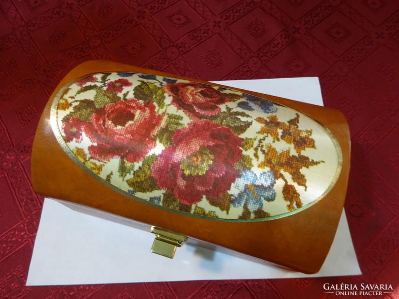 Paper wood and imitation leather gift box with rose pattern and buckle closes. He has!