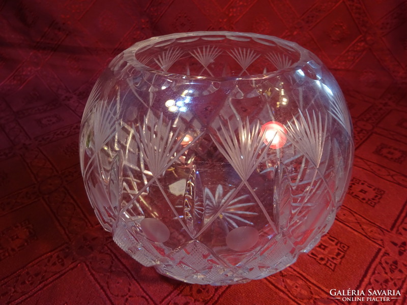 Kristályüveg asztalközép, gömb alakú, legszélesebb átmérője 14,5 cm. Vanneki!