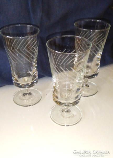 3 db antik  csiszolt üveg talpas pohár