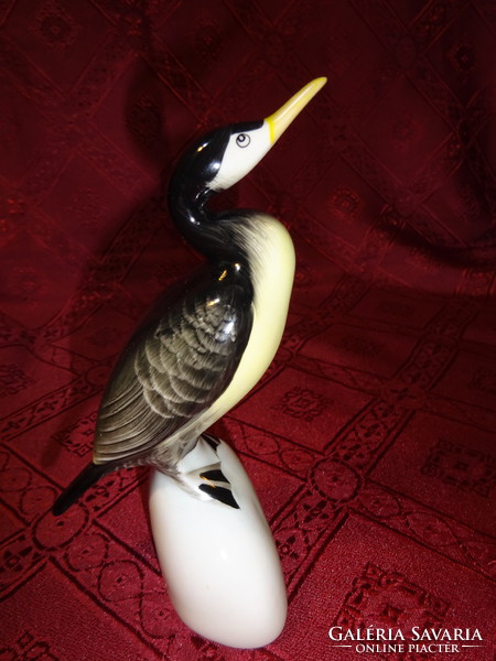 Hollóház porcelain, hand-painted cormorant, height 13.5 cm. He has!