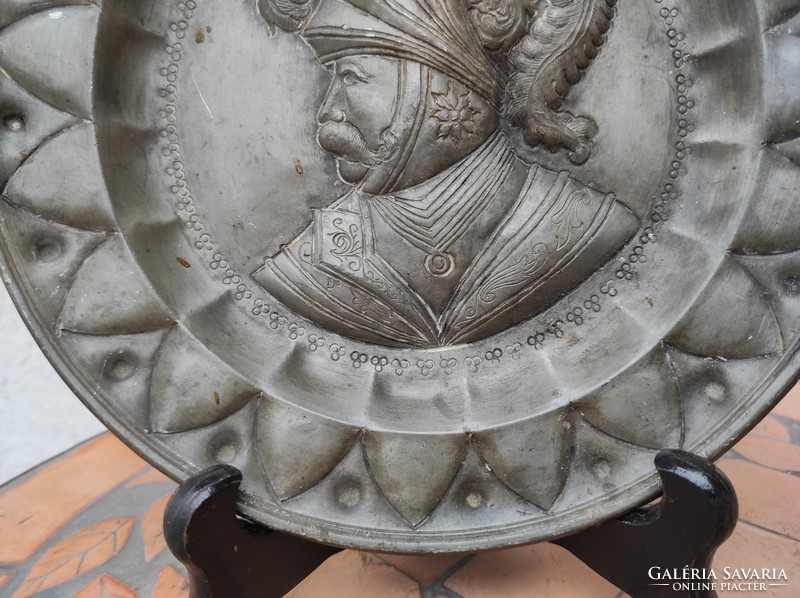 Antik Ón tál tànyér , rendkívüli! Nemesi portré vagy katonai portré igényes munka!