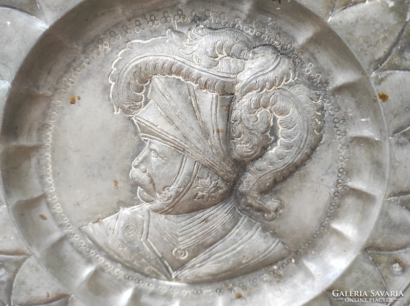 Antik Ón tál tànyér , rendkívüli! Nemesi portré vagy katonai portré igényes munka!