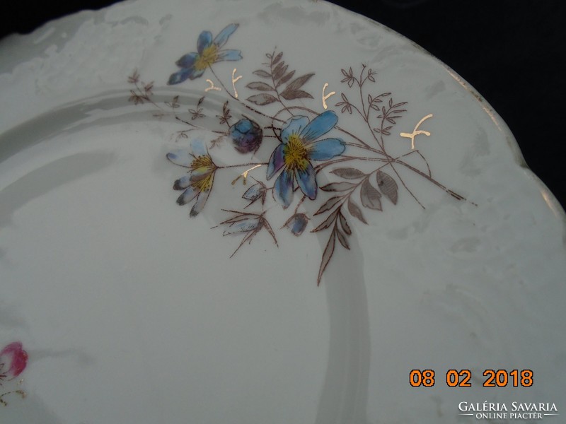 Antik szecessziós egyedi kézzel festett virágmintás, dombormintás  tányér