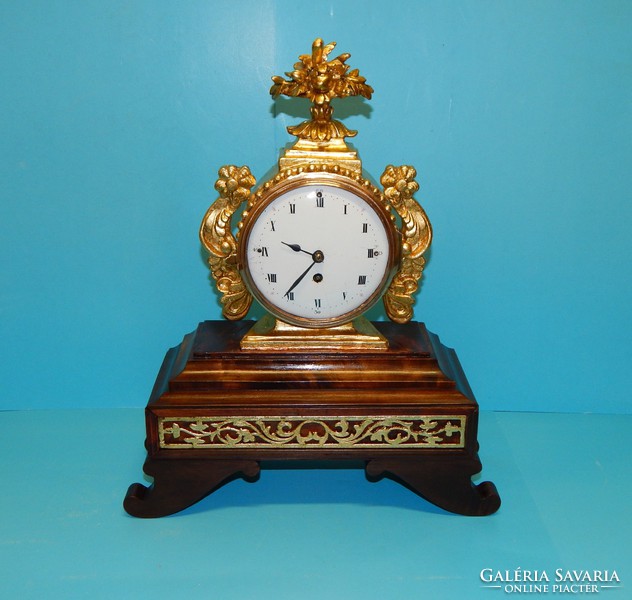 Működő óra az 1800-as évek első feléből mini szerkezettel