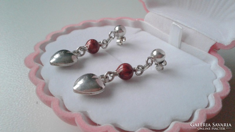 Silver heart earrings + gift box