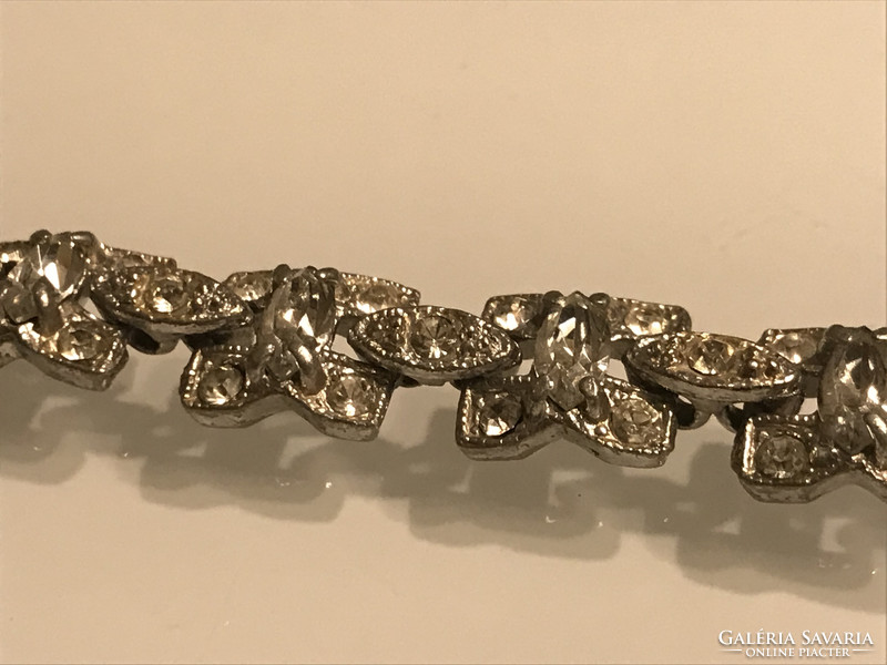 Swarovski kristályokkal díszített nyakék, 39 cm hosszú