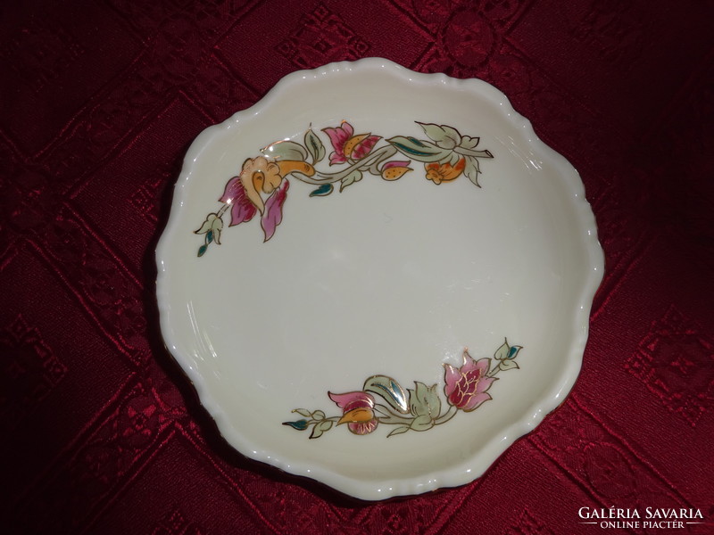 Zsolnay porcelain, round centerpiece, diameter 12.5 cm. Designation: 9335/008. He has!