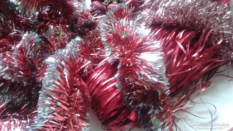 Red Christmas tree decoration package