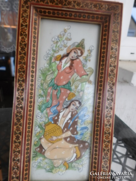 Intarziás keretben kézzel festett keleti festmény _ Lányok