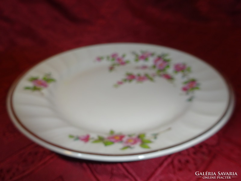 Bulgarian porcelain, pink floral cake plate, diameter 19.4 cm. He has!