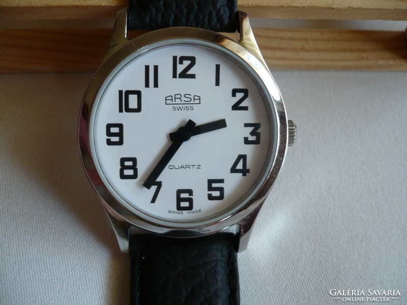 Arsa egy különleges svájci óra gyengén látók számára