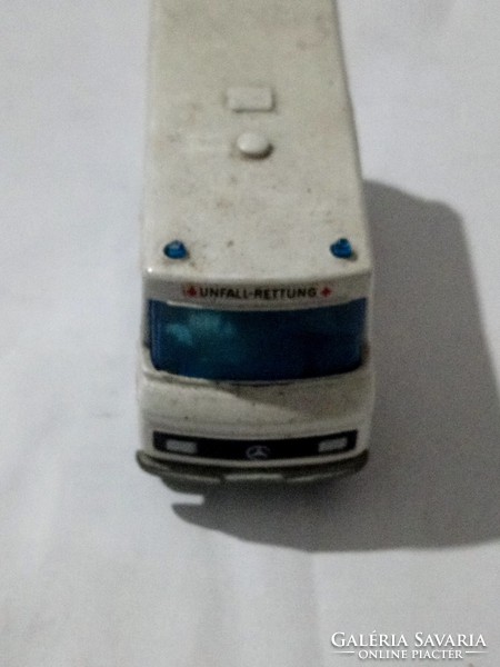 Matchbox. Mercedes Benz L 406.D.siku.