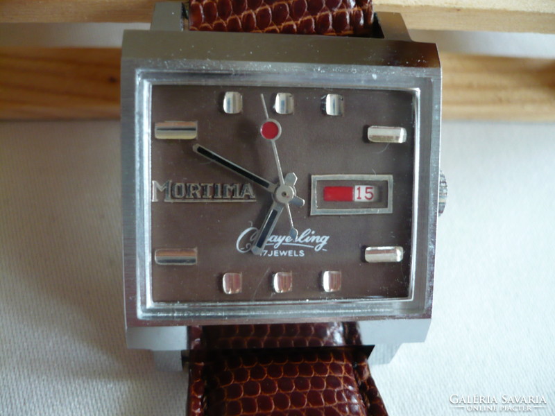 Egy NOS Mortima Mayerling mechanikus óra a ritkaságok és különlegességek kedvelőinek