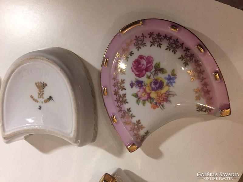 Gyűjteményből eladó német, martinrodai porcelán ékszertartó - nagy rózsaszín patkó (70)