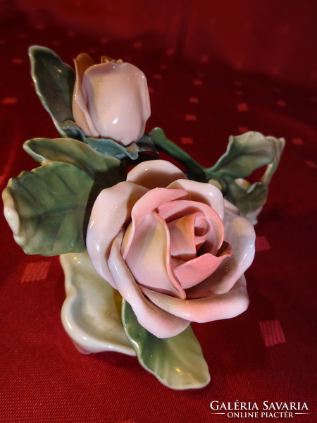 Német porcelán asztalközép, két rózsabimbó. Hossza 12,5 cm. Vanneki!