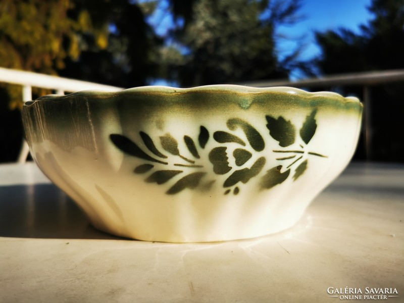 Antique Wilhelmsburg coma bowl