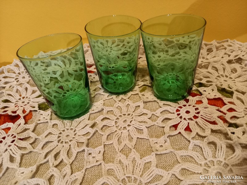 Zöld színes  fújt üveg pohárkák  boros