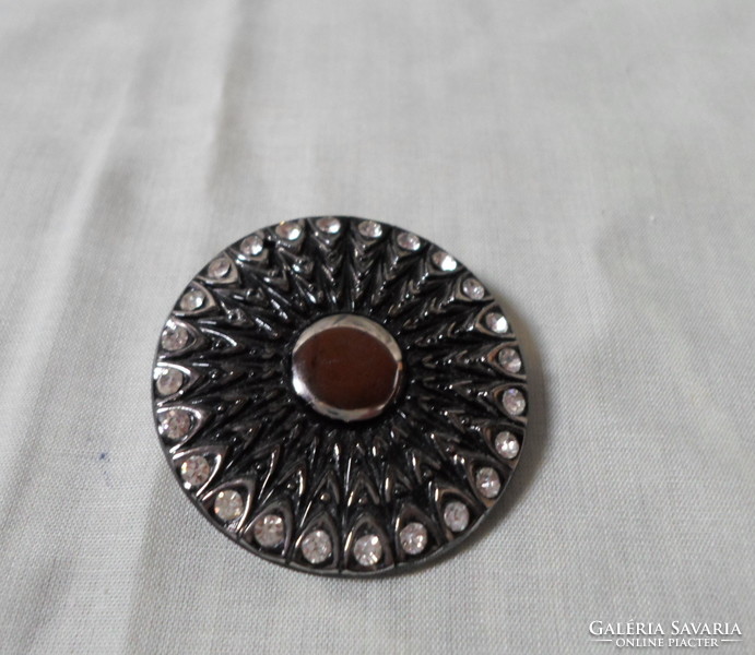 Retro brooch 2. (Silver-black, rhinestone pendant)