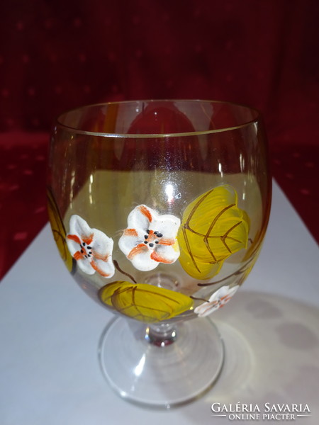 Hand-painted wine glass with base, height 11 cm. He has!