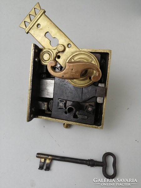 Barokk zár sárgarézből - Baroque antique lock