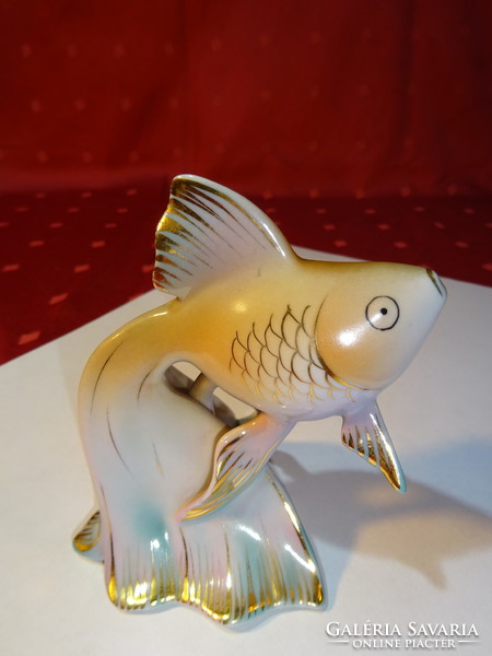 Raven house porcelain, hand-painted fish, height 9.5 cm. Keszthely monument. He has!