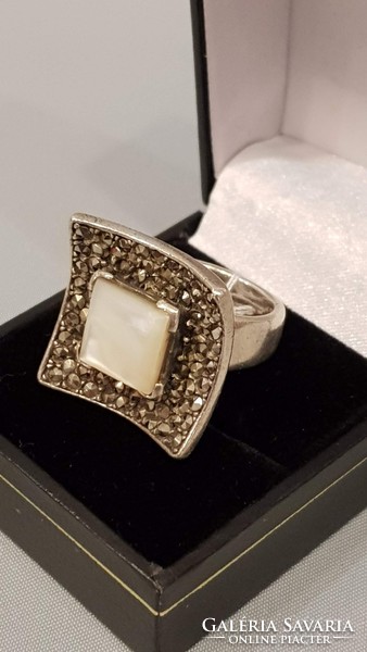 Silver ring with marcasite and moonstone 15.44 g