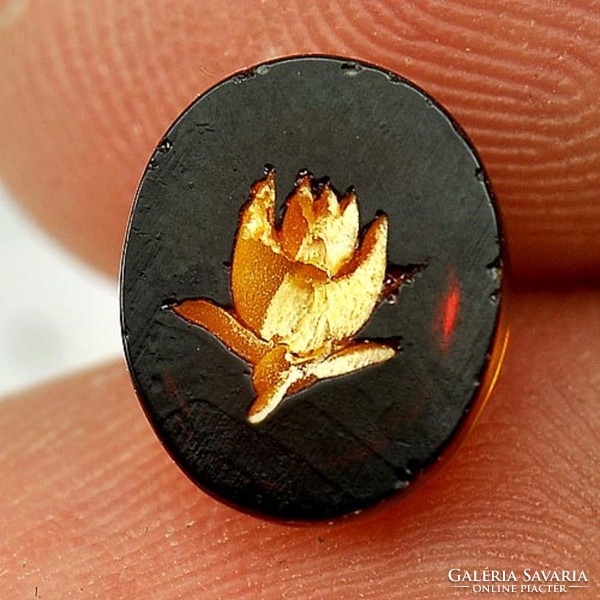 Genuine 100% Natural Engraved Baltic Amber Gemstone 0.82ct - st. Cleanliness