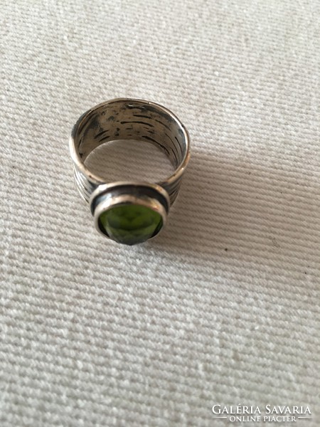 Israeli silver ring with peridot stone