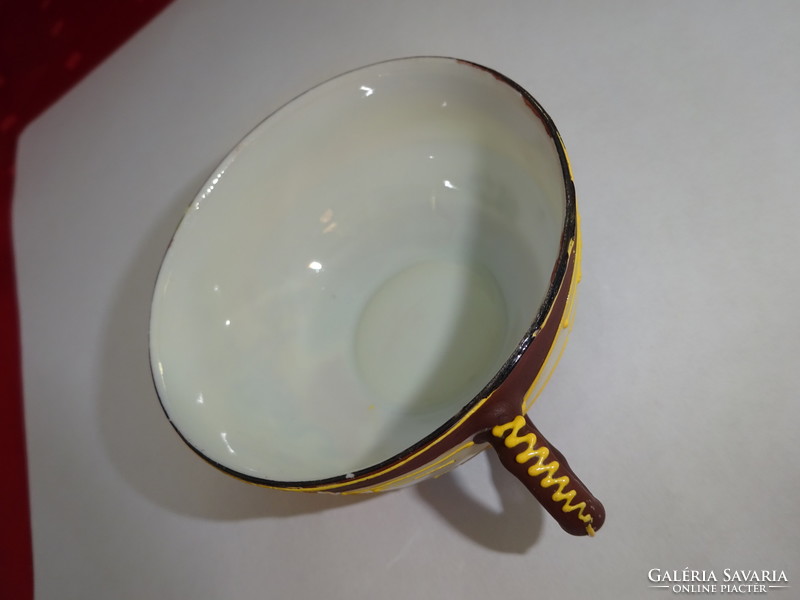 Japanese porcelain coffee cup, diameter 7 cm. He has!